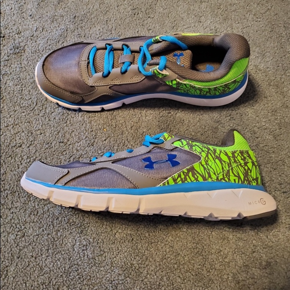 Under Armour BGS Micro G Velocity RN youth size 7